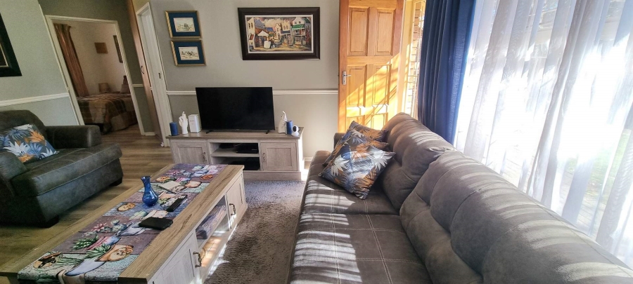 2 Bedroom Property for Sale in Langenhovenpark Free State